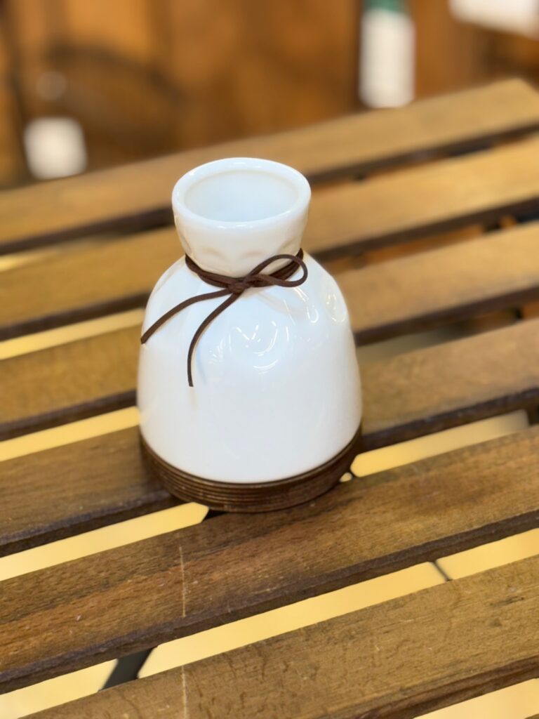 گلدان سرامیکی کف چوب