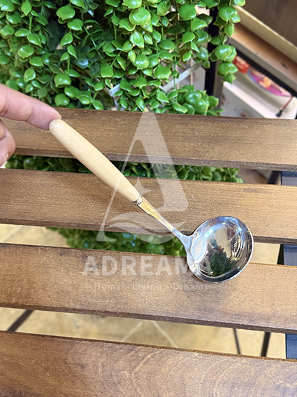 ملاقه استیل دسته بامبو