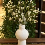 گلدان شیشه‌ای سفید