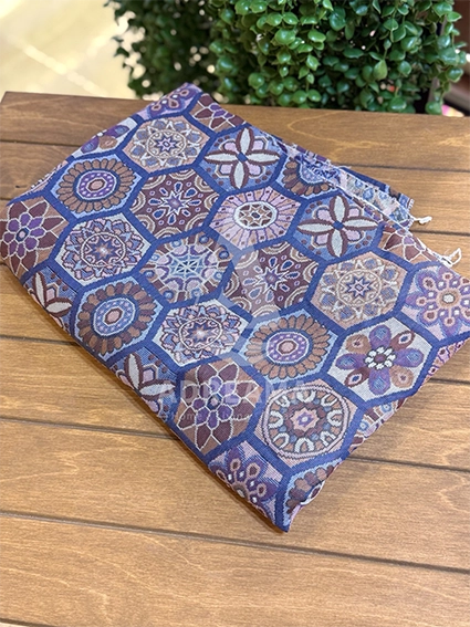 زیر سفره پارچه‌ای